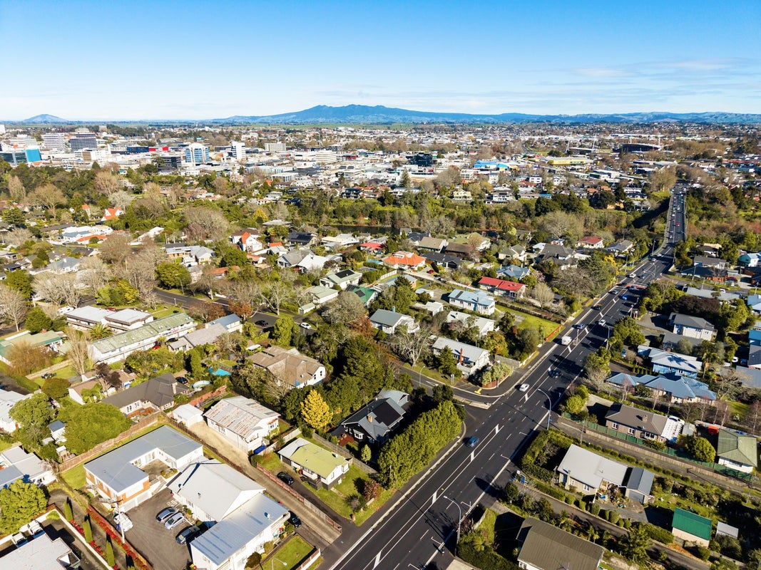28 Oakley Avenue, Claudelands, Hamilton - Carousel 27