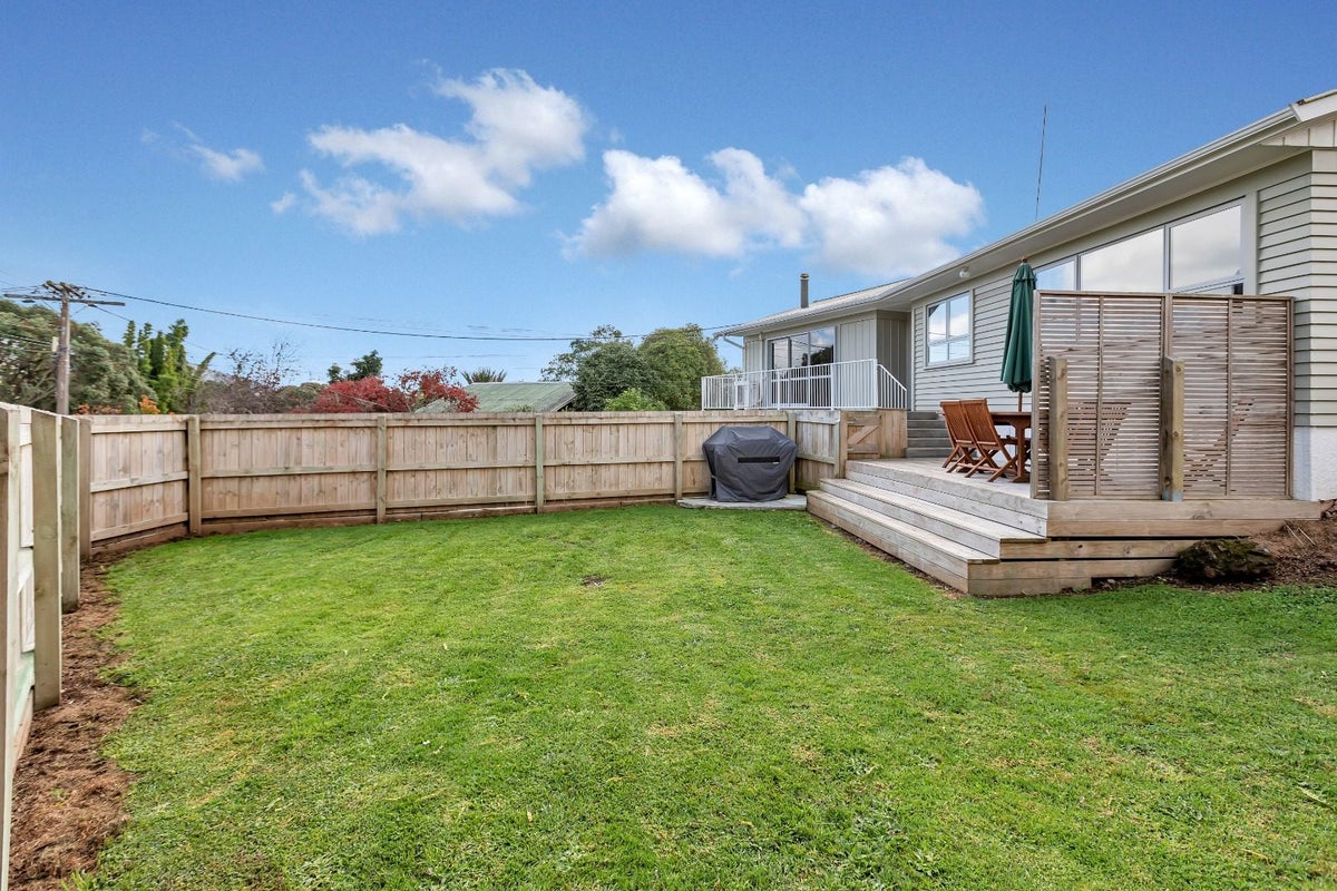 35 CARR ST, KAMO, WHANGAREI - Carousel 2