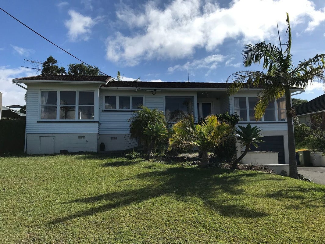 13 Jellicoe Road, Murrays Bay, Auckland - Carousel 1