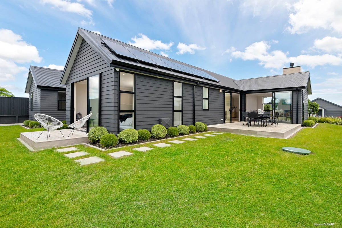8 Jonah Lomu Drive, Paerata, Pukekohe - Carousel 2