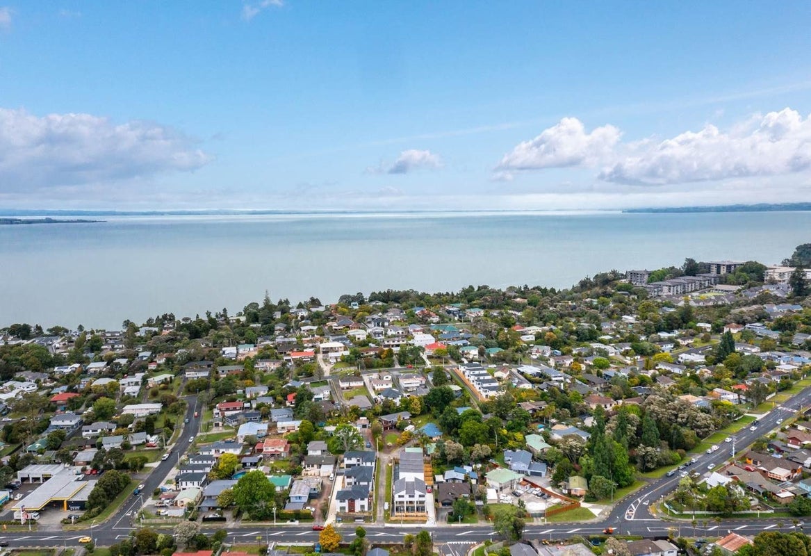 5/94 Godley Road, Green Bay, Auckland - Carousel 13