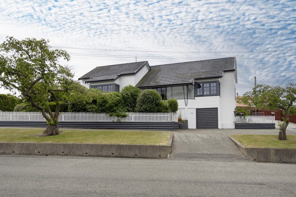 44 Tamar Street, South Hill, Oamaru - Carousel 1