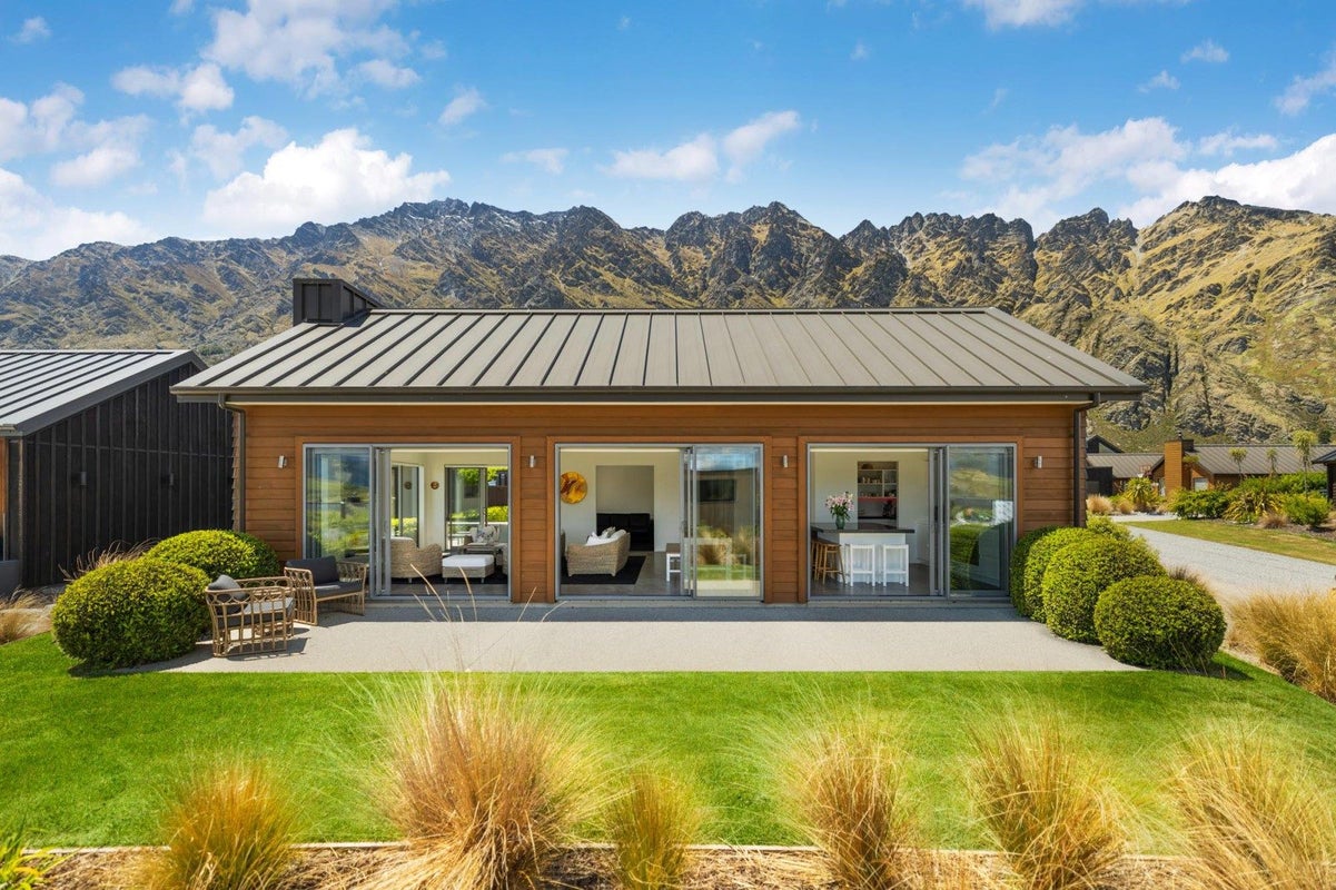 25 McKellar Place, Hornby, Christchurch - Carousel 2