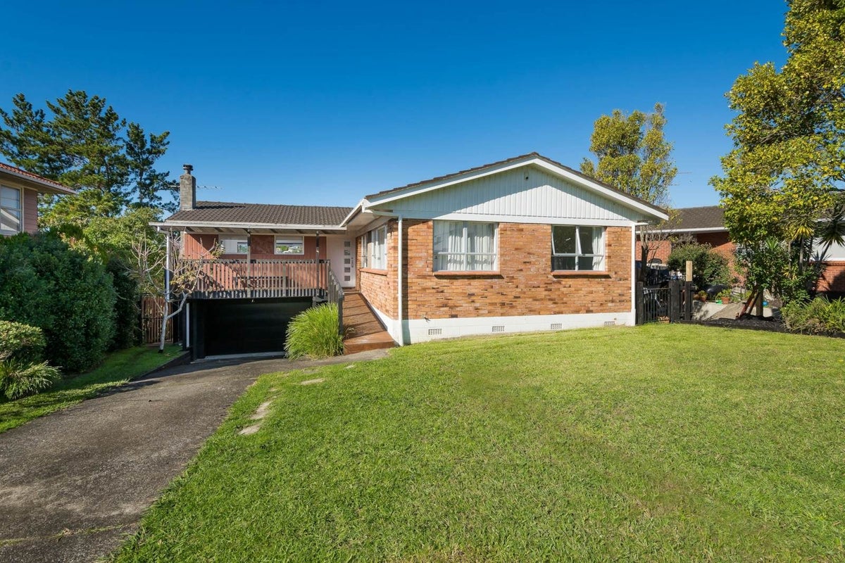 5 Welland Place, Hillcrest, Auckland - Carousel 1