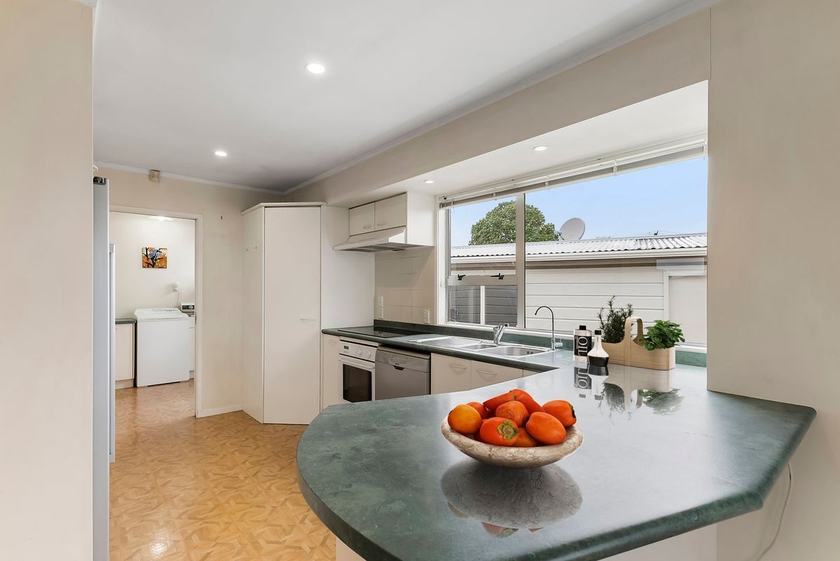 62 Hutchinsons Road, Bucklands Beach, Auckland - Carousel 1