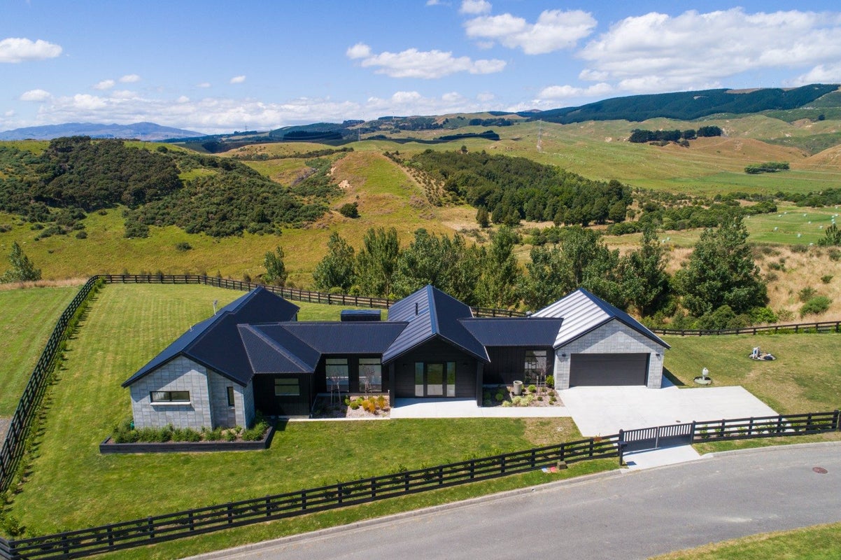 4 Castlebridge Lane, Palmerston North - Carousel 48