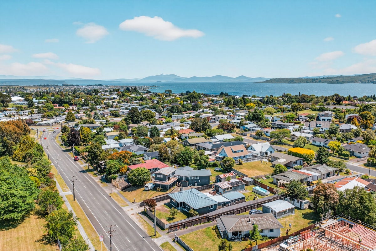138 Taharepa Road, Tauhara, Taupo - Carousel 2