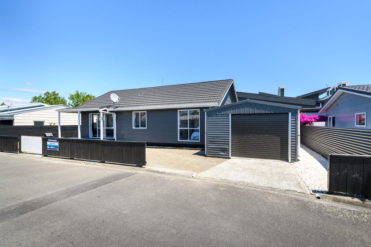 2 Coromandel Court, Roslyn, Palmerston North - Carousel 21