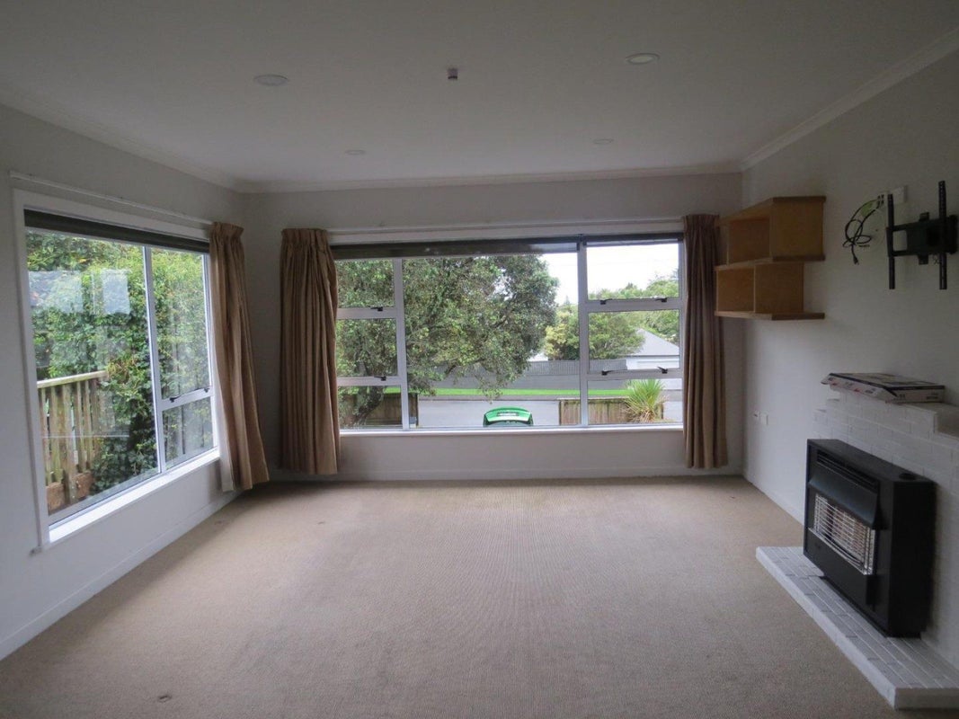 24C Cowling Road, Hurdon, New Plymouth - Carousel 2