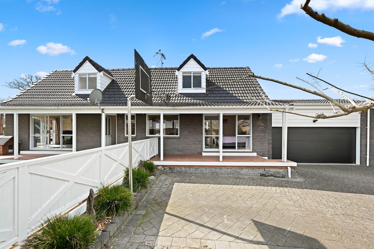 15 Woodland Drive, Flagstaff, Hamilton - Carousel 2