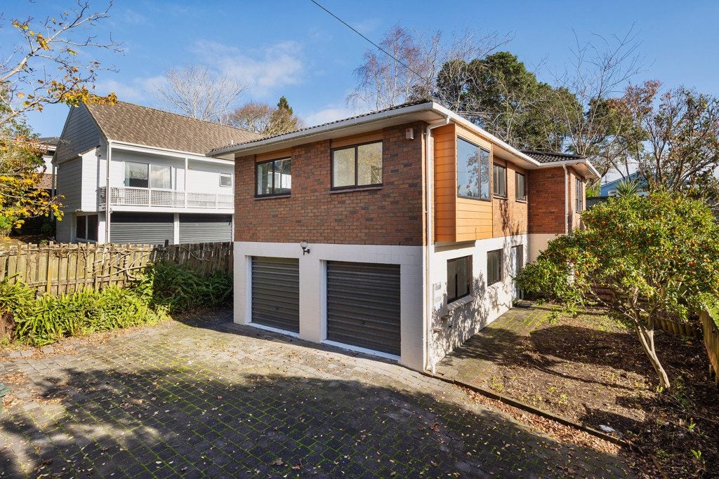 17B Watea Road, Sandringham, Auckland - Carousel 1