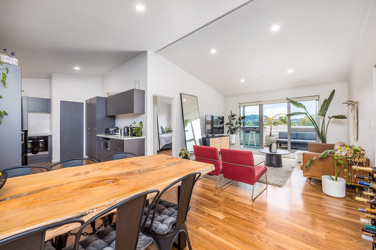 507/26 Morningside Drive, Morningside, Auckland - Carousel 2