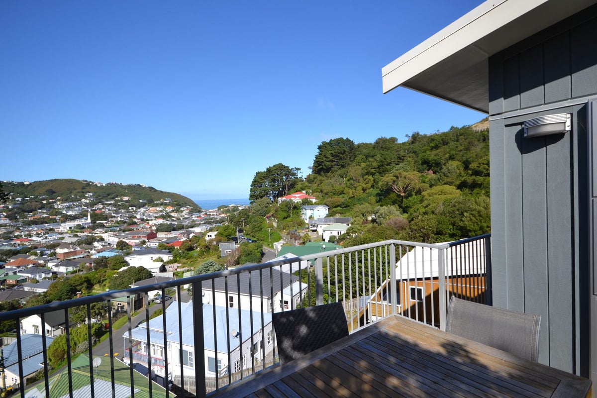 12C Freeling Street, Island Bay, Wellington - Carousel 17