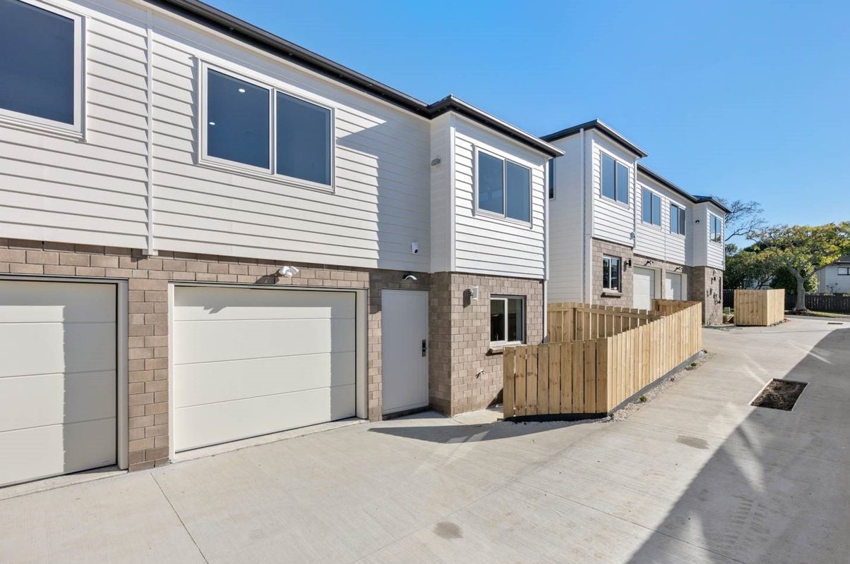 4B Bill Phillip Place, Clendon Park, Auckland - Carousel 13