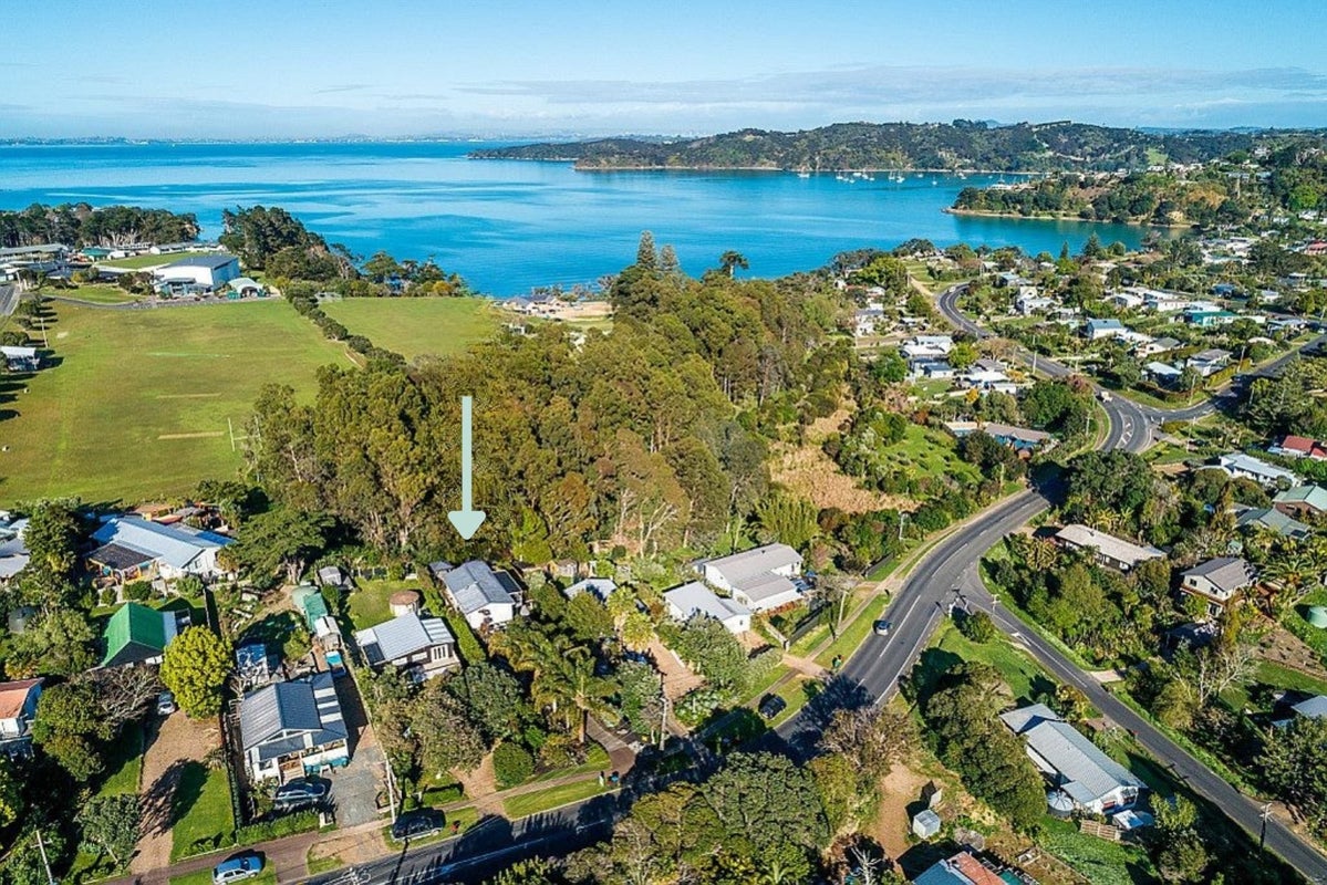 30 Alison Road, Surfdale, Waiheke Island - Carousel 20