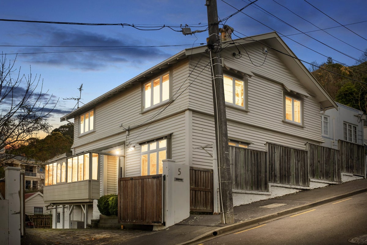 5 Lewisville Terrace, Thorndon, Wellington, Wellington - Carousel 1