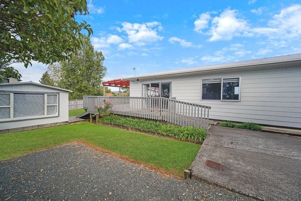 1/30 Kereru Street, Henderson, Auckland - Carousel 1