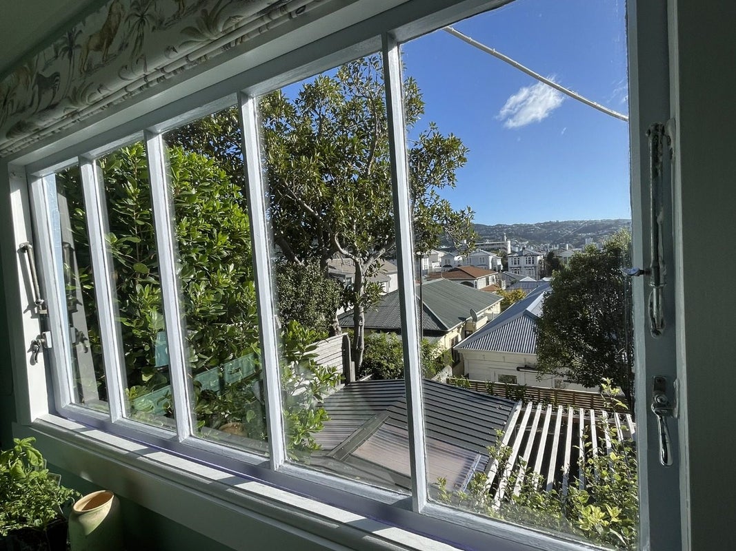 28 Scarborough Terrace, Mount Victoria, Wellington - Carousel 2