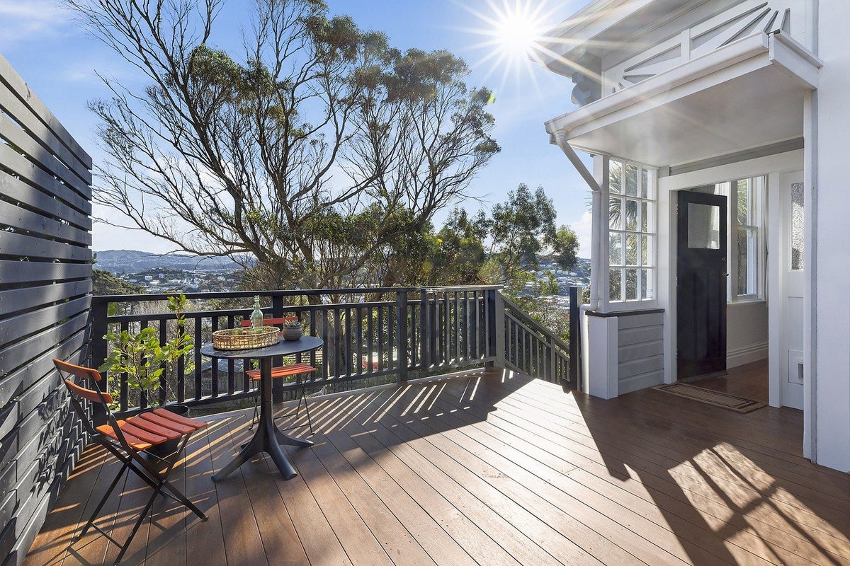 11 Nevay Road, Miramar, Wellington, Wellington - Carousel 1