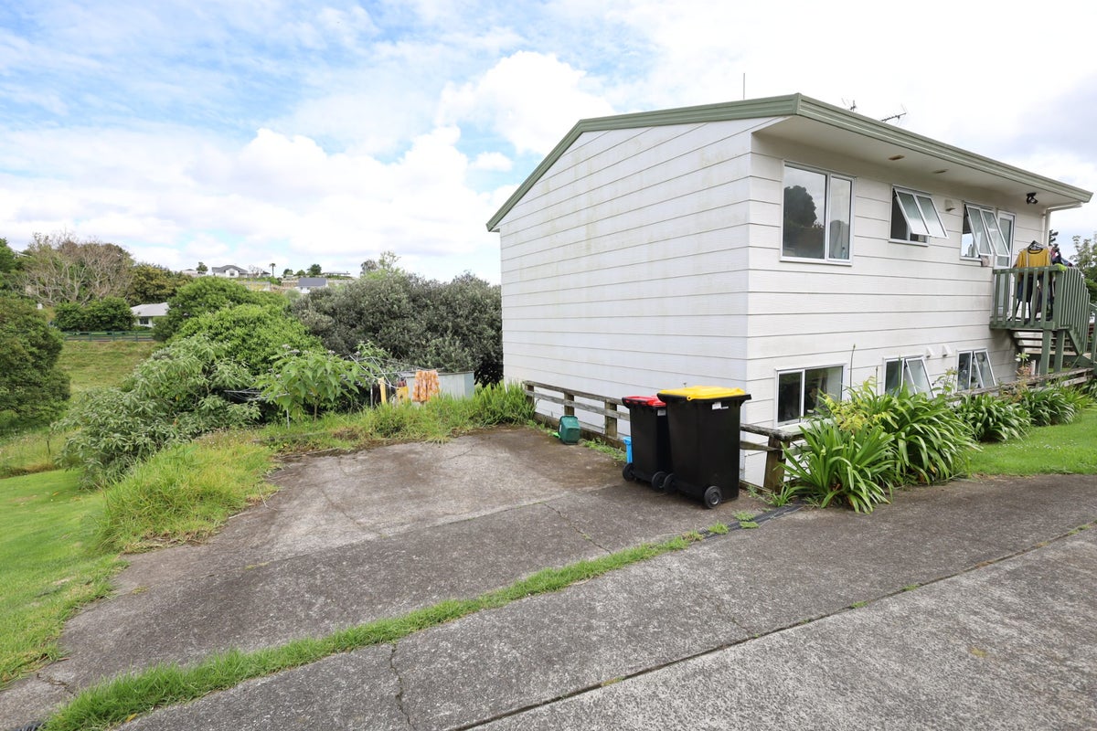 32 Burns Street, Gate Pa, Tauranga - Carousel 12