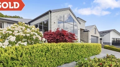 22 Estuary View Road, Welcome Bay, Tauranga - Carousel 1