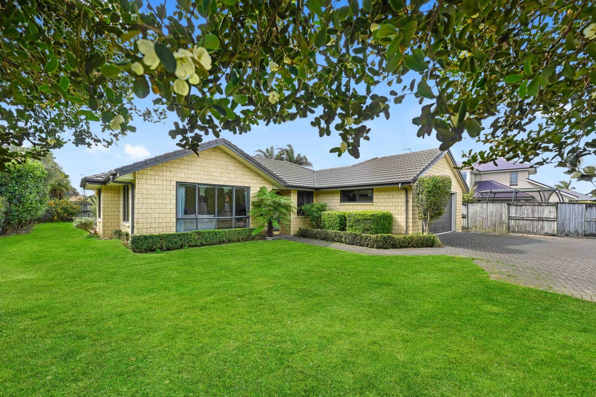 21 Burgundy Court, Rototuna, Hamilton - Carousel 1