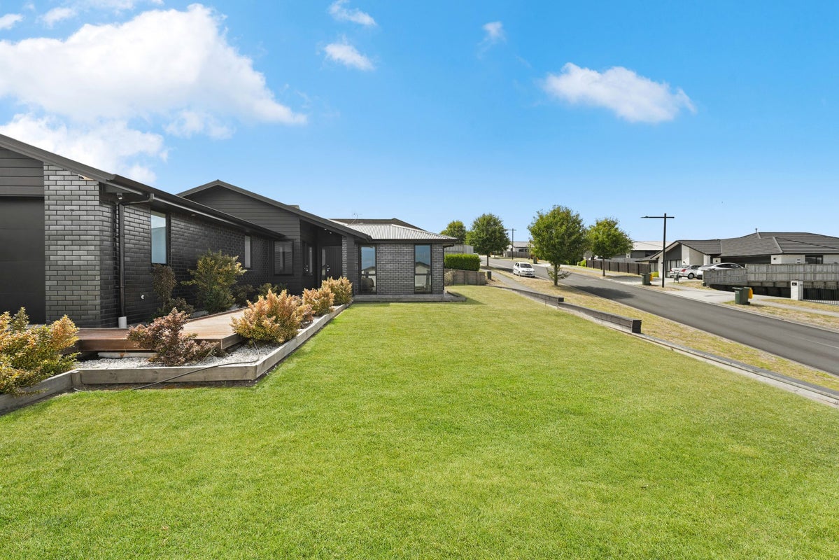 23 Waireka Road, Rototuna North, Hamilton - Carousel 17