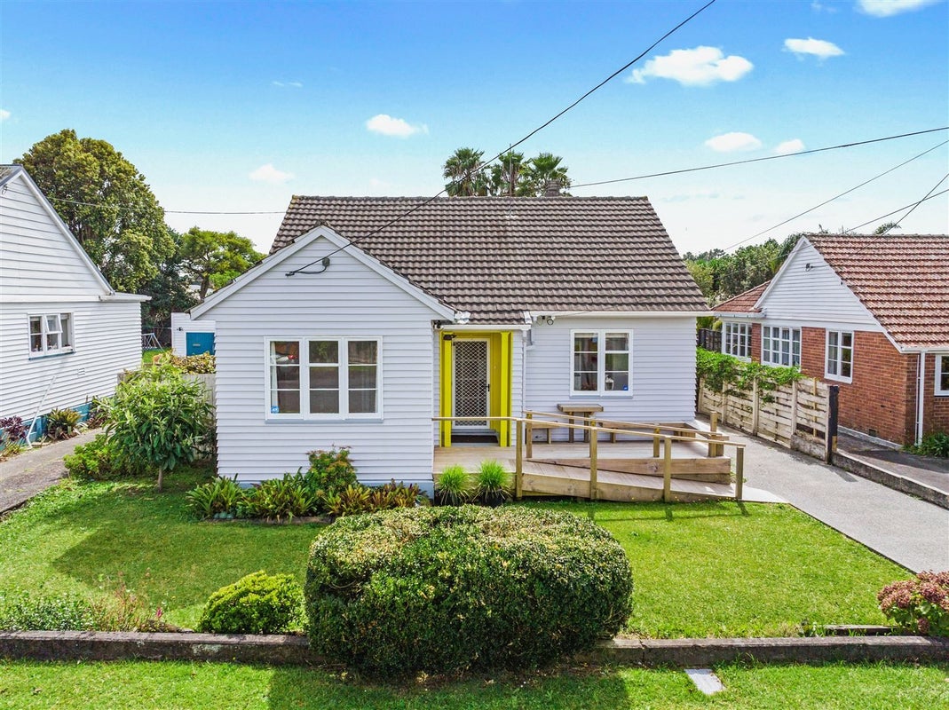12 Churchill Street, Kensington, Whangarei - Carousel 1