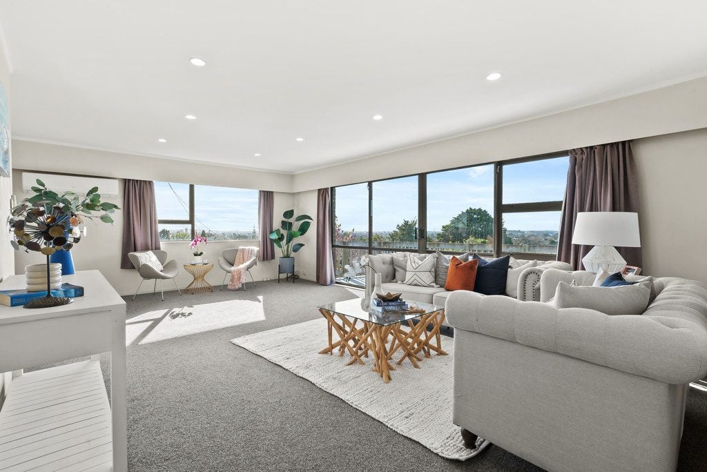2/22 Diorella Drive, Clover Park, Auckland - Carousel 2