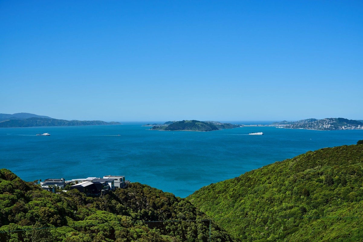 8 Tamworth Crescent, Newlands, Wellington - Carousel 2