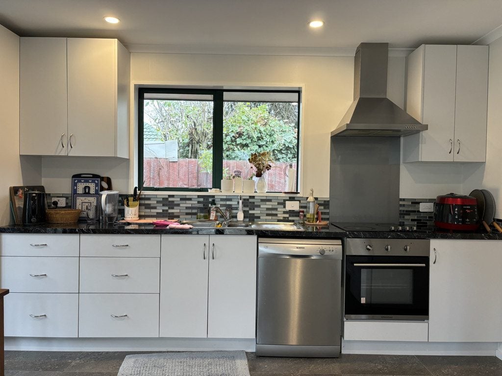 7 Hampton Place, Burnside, Christchurch - Carousel 2