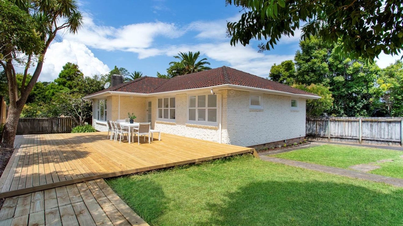 32 Cutler Street, New Lynn, Auckland - Carousel 1