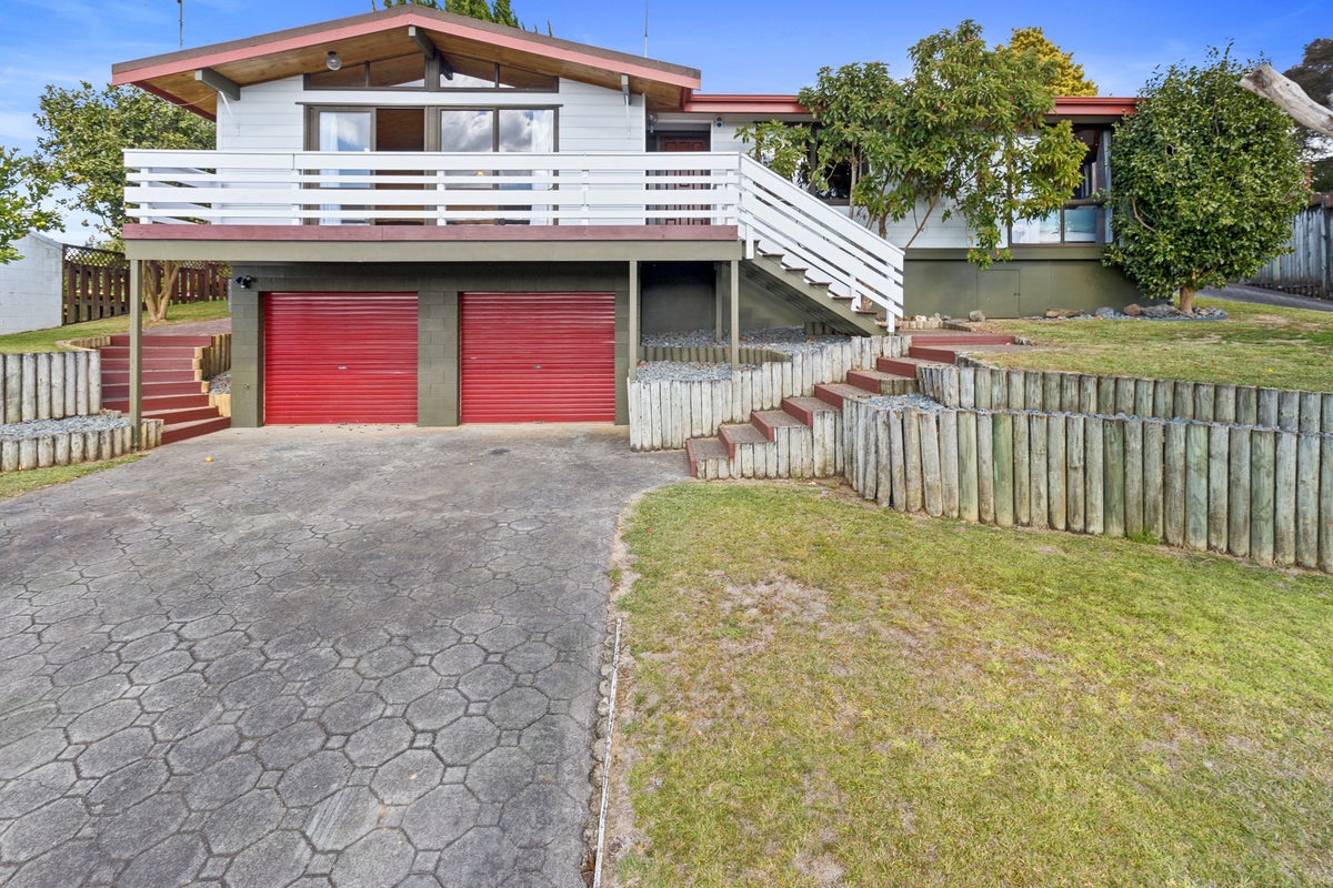 103 Amanda Avenue, Dinsdale, Hamilton - Carousel 1