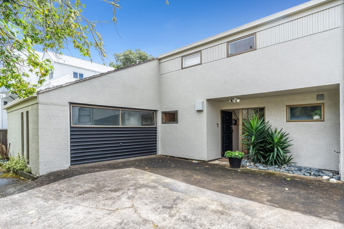 34 Apihai Street, Orakei, Auckland - Carousel 1