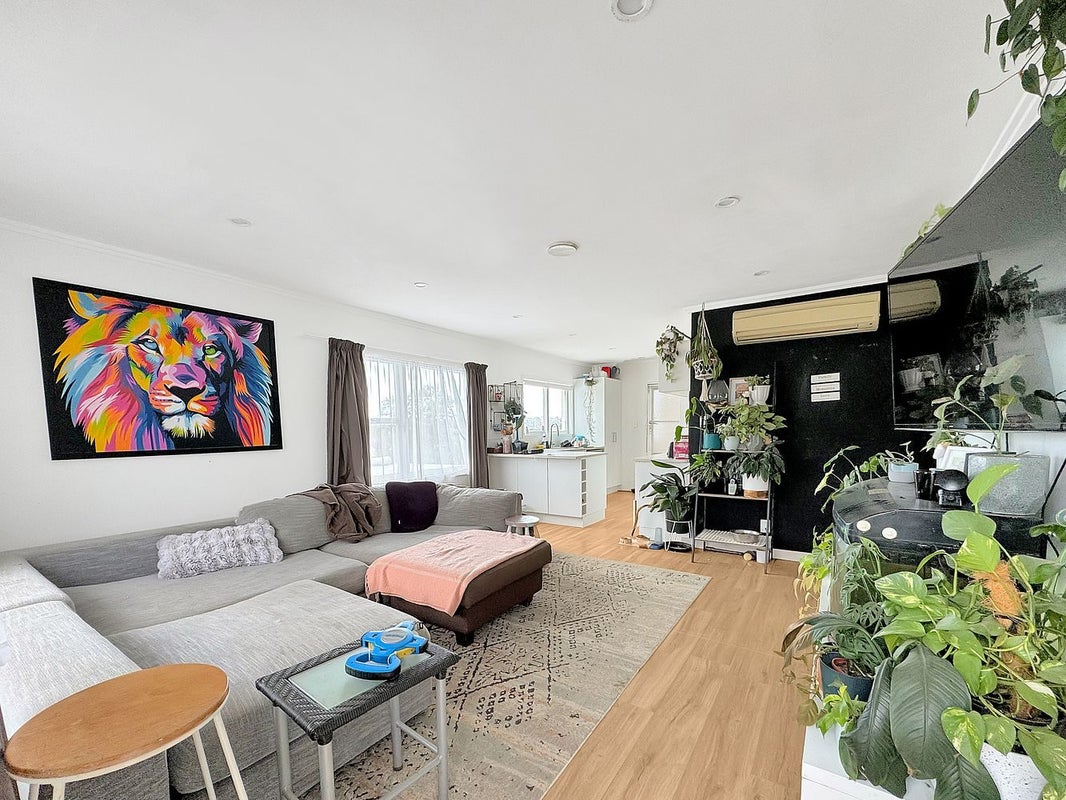 2/1 Broadview Place, Howick, Auckland - Carousel 1
