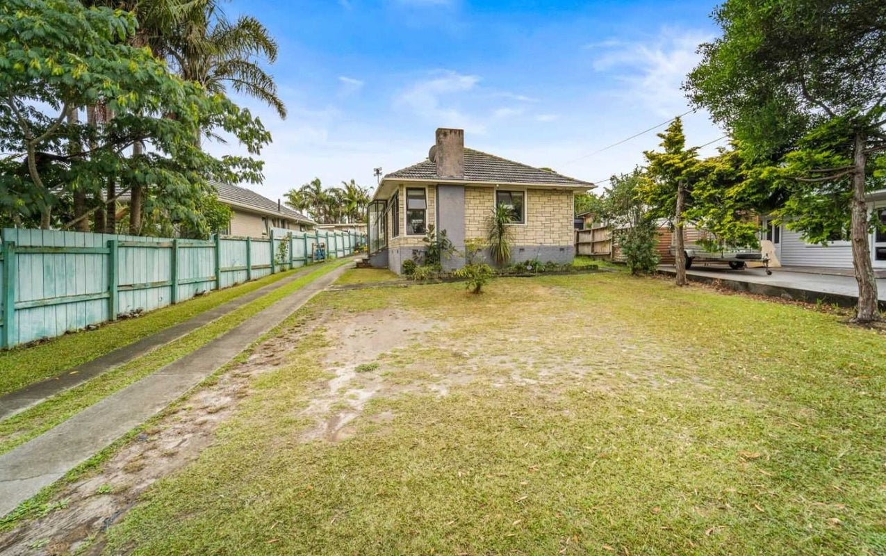 33 Strid Road, Te Atatu South, Auckland - Carousel 16