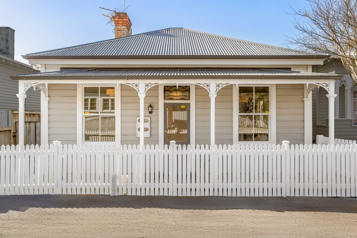 4 Graysons Lane, Mount Eden, Auckland - Carousel 1