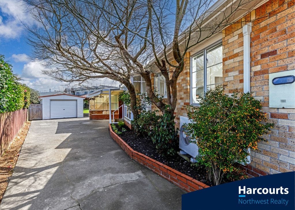 4 Barberry Lane, Te Atatu Peninsula, Auckland - Carousel 2