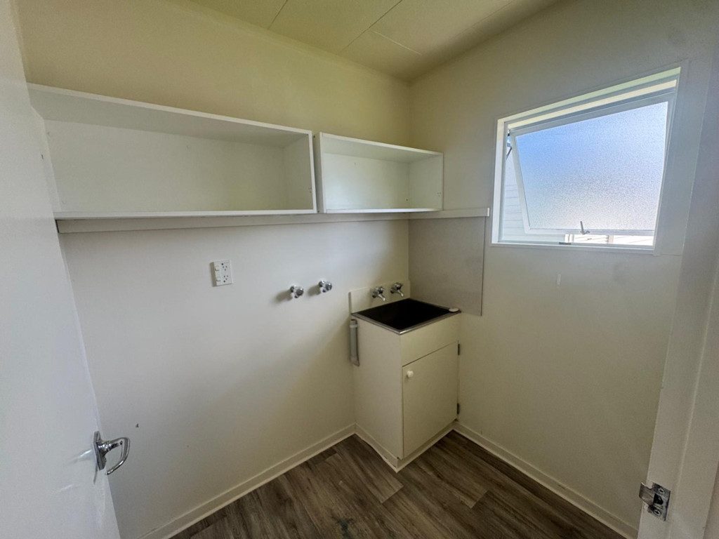 12B Sturges Road, Henderson, Auckland - Carousel 10