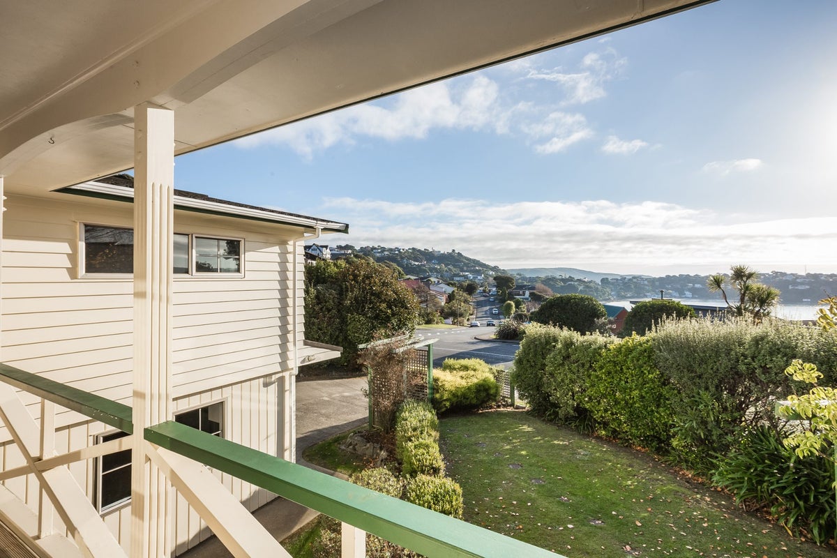 17 Leeward Drive, Whitby, Porirua - Carousel 37