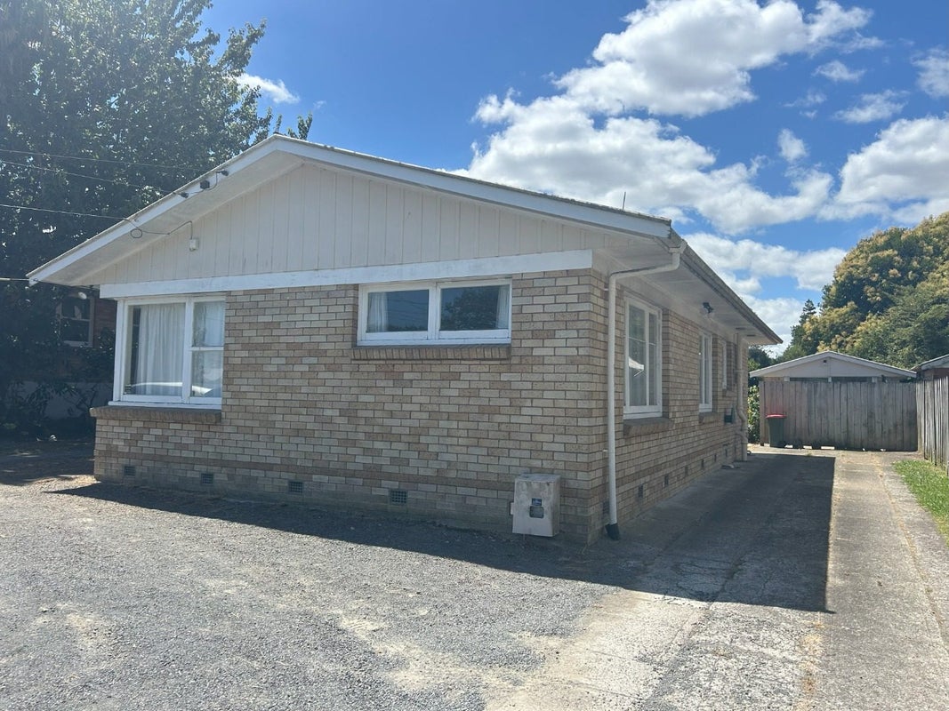 26 Helena Road, Hillcrest, Hamilton - Carousel 1