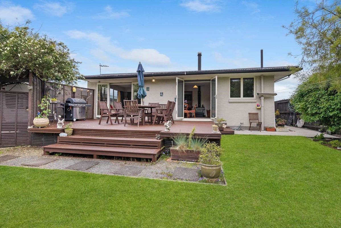 118 Warren Crescent, Hillmorton, Christchurch - Carousel 2