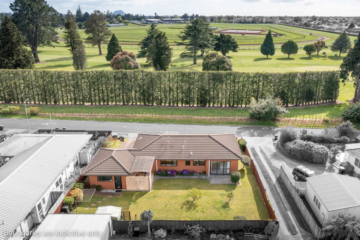 7 Marshall Avenue, Greerton, Tauranga - Carousel 1