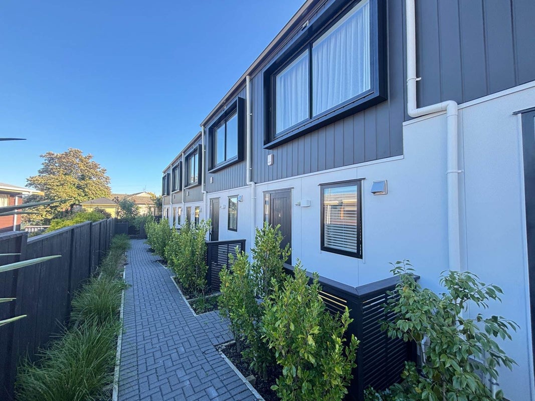 4/11 Jaemont Avenue, Te Atatu South, Auckland - Carousel 2