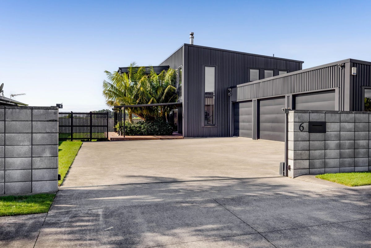6 Hawetaone Street, Bell Block, New Plymouth - Carousel 1