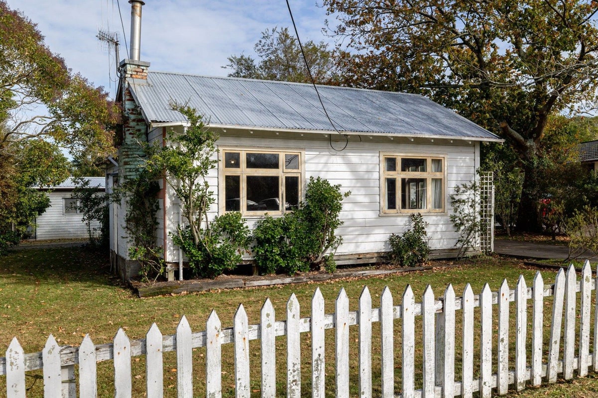 22 Baring Street, Bunnythorpe, Palmerston North - Carousel 2