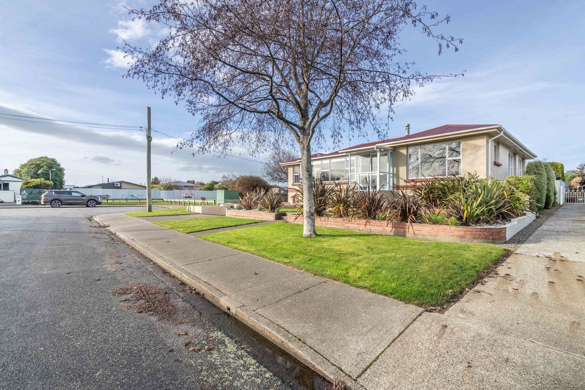 75 Dart Street, Hawthorndale, Invercargill - Carousel 1