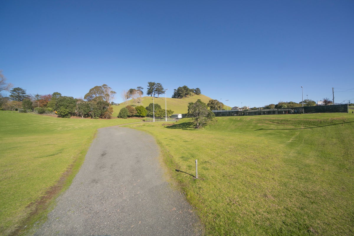 22 Taylor Road, Mangere Bridge, Auckland - Carousel 15