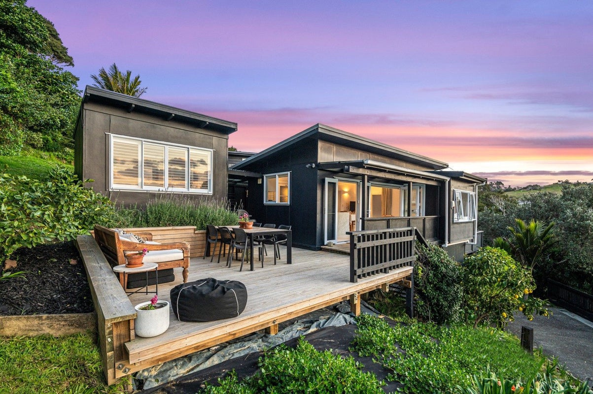 56 Hill Road, Palm Beach, Waiheke Island - Carousel 1