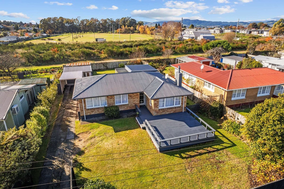 13 Logan Street, Fairy Springs, Rotorua - Carousel 20